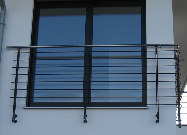 Fenstergitter/Balkongeländer verzinkt und lackiert, Handlauf Edelstahl V2A